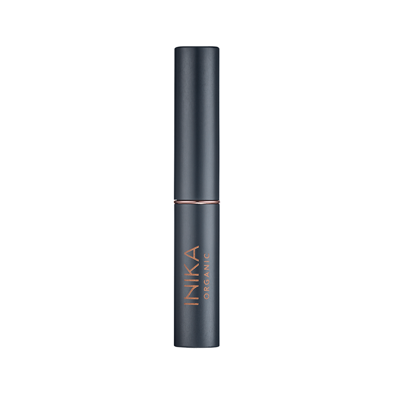De veganistische lippenbalsem van Inika Organic is gemaakt van van huidherstellende en verzachtende sheaboter gecombineerd met voedende kokosolie. Hierbij heeft de lipbalsem een rijke hoeveelheid aan Vitamine E voor een extra verzachtende en voedende werking. Veganistisch, dierproefvrij, biologisch, no nasties en natuurlijk.