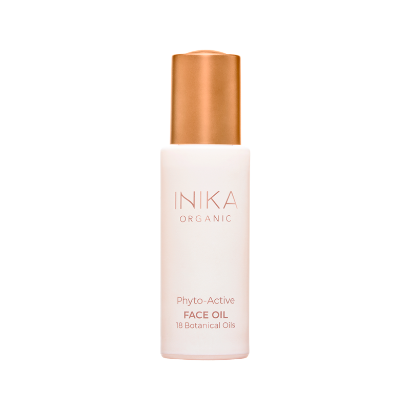 Inika Organic Phyto-Active Face Oil is de ideale verzorgende gezichtsolie voor jouw huid. Deze olie bevordert de celvernieuwing en vermindert rimpels / fijne lijntjes. Gemaakt met 100% puur en natuurlijke ingrediënten, biedt deze gezichtsolie je huid een unieke combinatie van 18 hydraterende botanische oliën. De Face Oil van INIKA beschermd tegen veroudering, gehydrateerd en maakt je huid zichtbaar stralender.