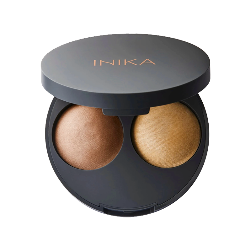 INIKA Baked Contour Duo Almond bevat een champagnekleurige highlight en een natuurlijk contourpoeder voor een natuurlijk teint. Gebakken in Toscane, Italië, zijn de zijdezachte poeders verrijkt met Magnolia Bark Extract en Squalane om de huid gevoed en gehydrateerd te houden.