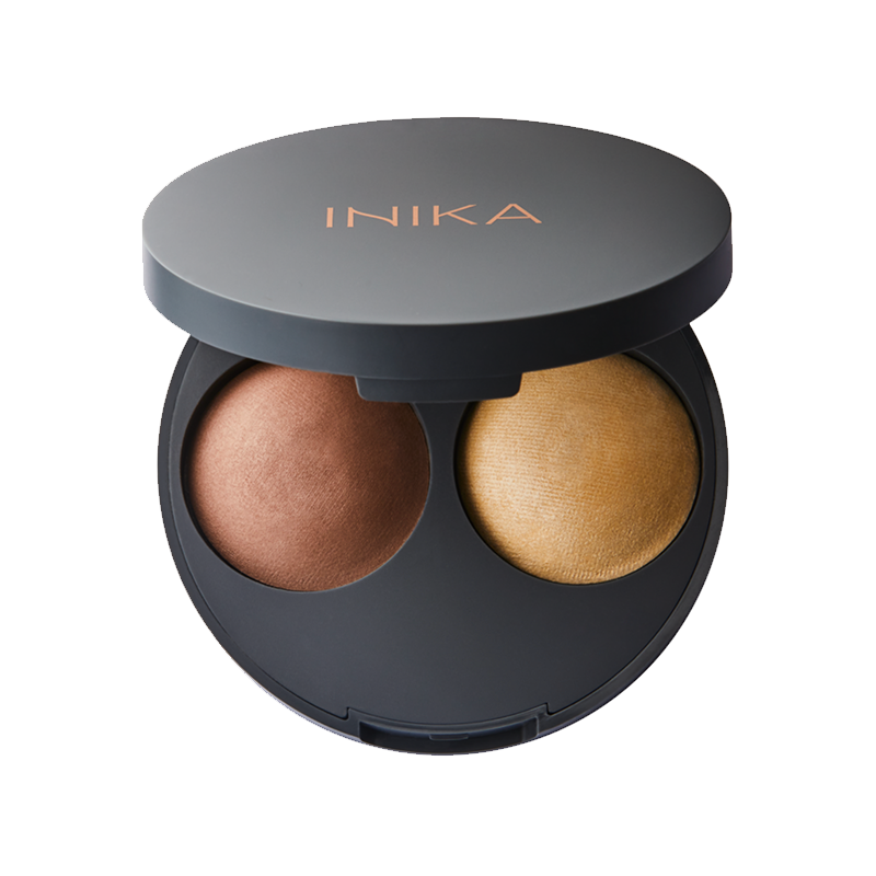 INIKA Baked Contour Duo Teak bevat een champagnekleurige highlight en een natuurlijk contourpoeder voor een natuurlijk teint. Gebakken in Toscane, Italië, zijn de zijdezachte poeders verrijkt met Magnolia Bark Extract en Squalane om de huid gevoed en gehydrateerd te houden.