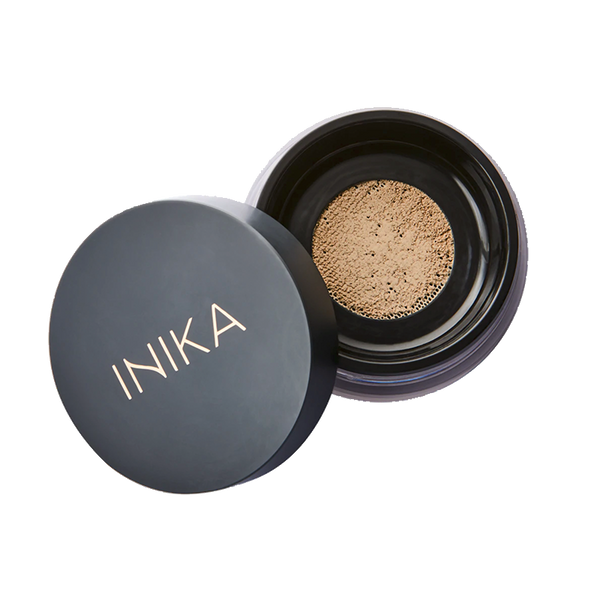 Geniet van een natuurlijke dekking met de award winnende vegan poeder foundation van INIKA Organic. Deze poeder foundation versmelt met de huid en beschermt tegen schadelijke UV-stralen door de SPF25. Vegan zonbescherming is speciaal ontwikkeld voor een veganistisch of plantaardig levensstijl. Dit type zonverzorging bevat vaak minder ingrediënten dan non-vegan zonnebrand. Zo zijn ze vaak gemaakt op basis van minerale filters, waardoor ze geschikter zijn voor de (zeer)gevoelige huid.