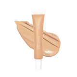 Deze Lychee Creme Corrector is een full coverage concealer & color corrector die roodheid, donkere kringen en onzuiverheden bedekt zonder je huid uit te drogen. De concealer bevat een hoog gehalte Vitamine C & Lychee voor extra hydratatie en een gevoede huid met creaseless resultaat.