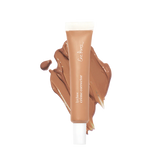 Deze Lychee Creme Corrector is een full coverage concealer & color corrector die roodheid, donkere kringen en onzuiverheden bedekt zonder je huid uit te drogen. De concealer bevat een hoog gehalte Vitamine C & Lychee voor extra hydratatie en een gevoede huid met creaseless resultaat.