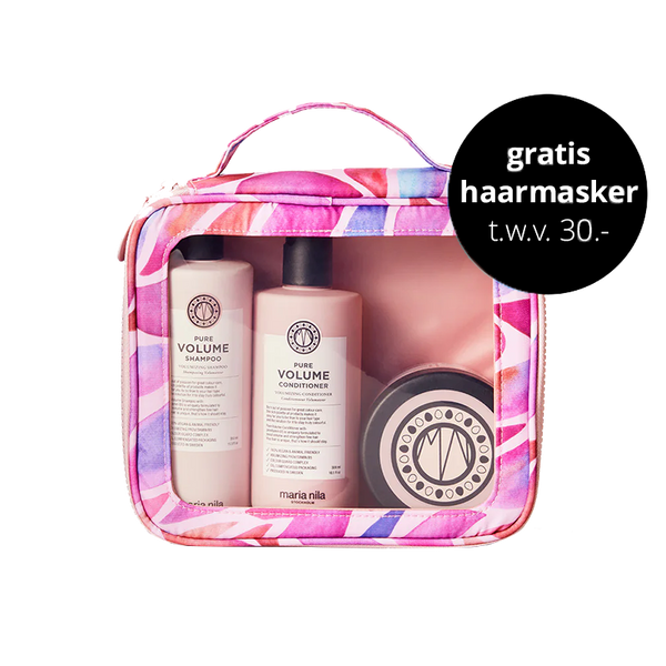 Ben je op zoek naar manieren om je haar van binnenuit meer volume te geven en tegelijkertijd de gezondheid va je haar te verbeteren? Dan is de Maria Nila Pure Volume Holiday Giftbox misschien iets voor jou! Deze luxe set bevat producten die speciaal zijn ontwikkeld om extra volume en veerkracht aan het haar te geven. Bovendien bevatten de producten Pro-Vitamine B5, wat het haar dikker, gezonder en glanzender maakt.