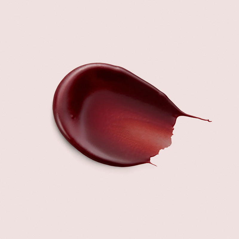 Maria Nila Colour Refresh White Mix is een voedend masker zonder pigmenten dat je haar snel opfrist en een intensieve glans geeft. De colour refresh Autumn Red, hydrateert en vermindert kroezen voor een zijdezacht en glanzend resultaat en kan worden gemengd met andere Colour Refresh-kleuren om pastelkleuren te creëren van de intense tinten. Color Refresh Autumn Red is ​​perfect om te gebruiken tussen je kleurbeurten door.