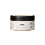 Maria Nila Colour Refresh White Mix is een voedend masker zonder pigmenten dat je haar snel opfrist en een intensieve glans geeft. De colour refresh Sand, hydrateert en vermindert kroezen voor een zijdezacht en glanzend resultaat en kan worden gemengd met andere Colour Refresh-kleuren om pastelkleuren te creëren van de intense tinten. Color Refresh Sand is ​​perfect om te gebruiken tussen je kleurbeurten door. vegan, natuurlijk en dierproefvrij.