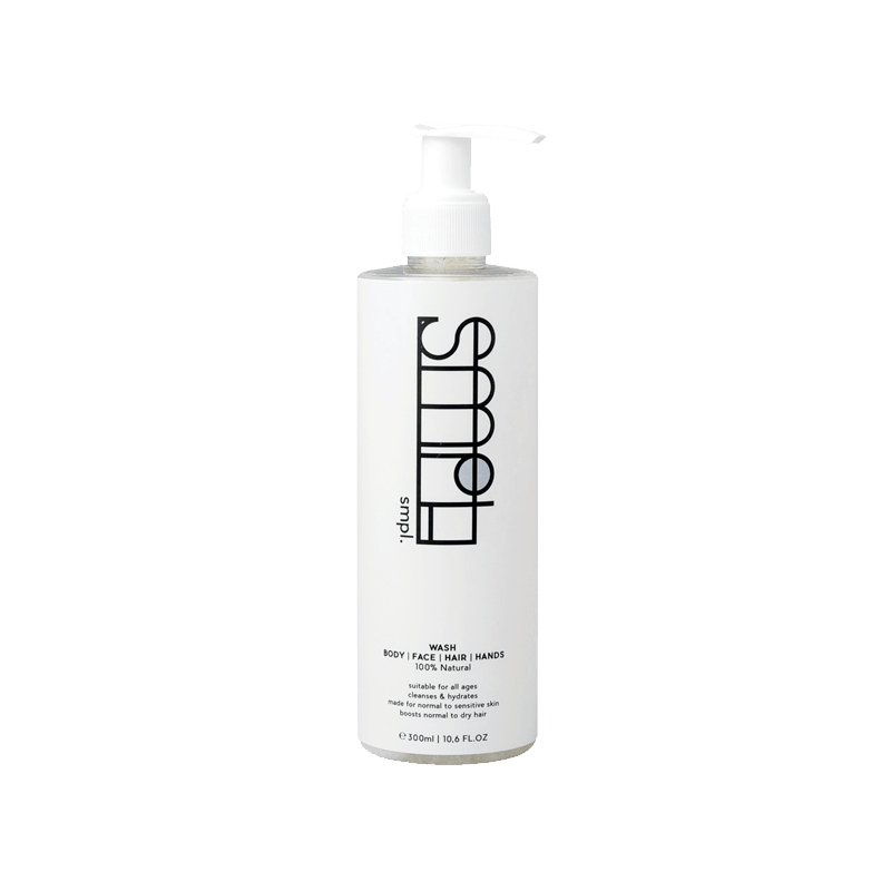 Deze multifunctionele wash van SMPL Skincare is een natuurlijke shampoo, natuurlijke douchegel en hydraterende facewash in 1. Deze clean multitasking wash bevat verzorgende en hydraterende natuurlijke ingrediënten zoals jojoba olie en black bamboe extract.