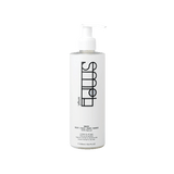 Deze multifunctionele wash van SMPL Skincare is een natuurlijke shampoo, natuurlijke douchegel en hydraterende facewash in 1. Deze clean multitasking wash bevat verzorgende en hydraterende natuurlijke ingrediënten zoals jojoba olie en black bamboe extract.