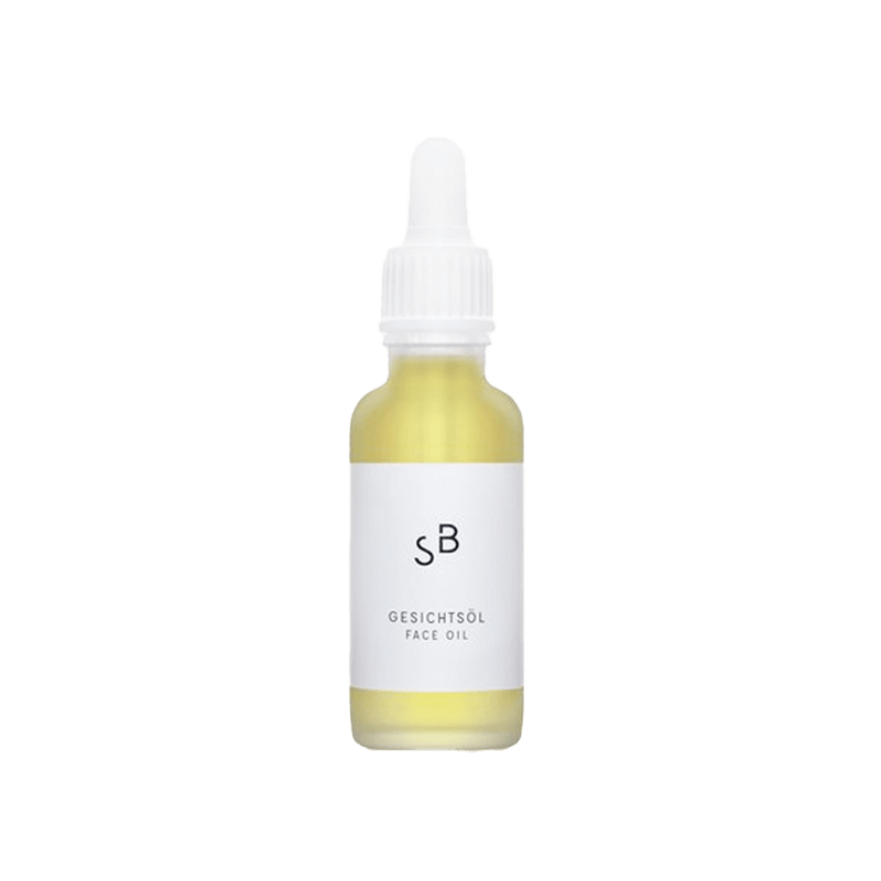 De natuurlijke STUDIO BOTANIC Face Oil (glazen pipetfles van 30 ml) heeft niet alleen een regenererend en hydraterend effect, maar zorgt ook voor een stralende teint. 