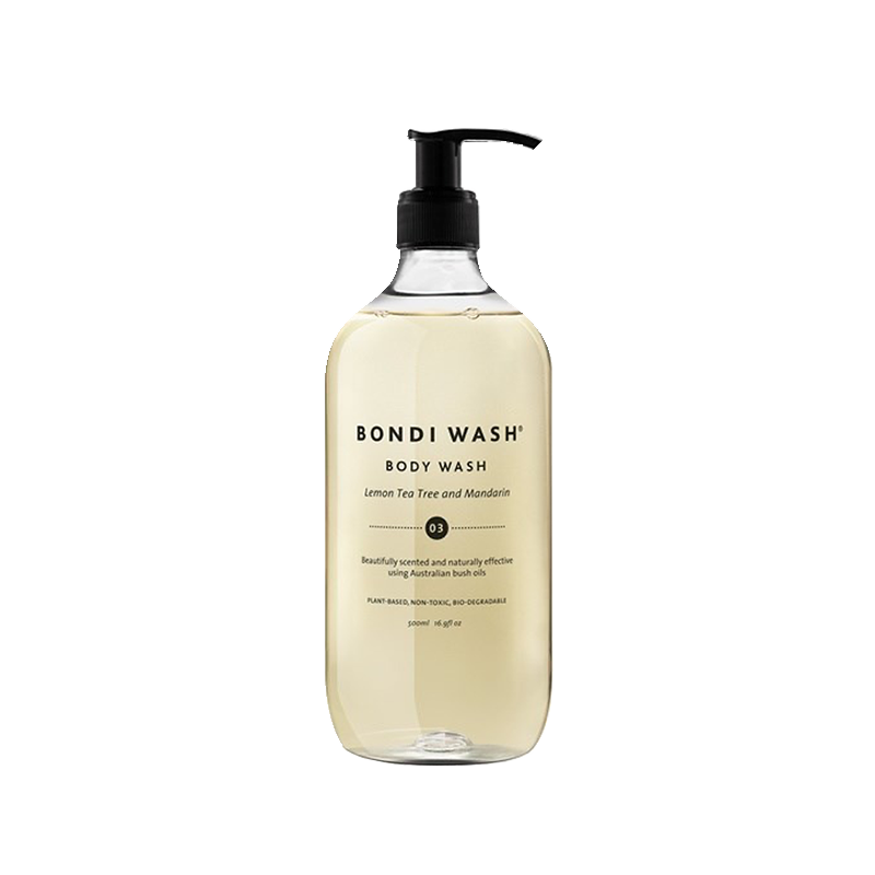Bondi Wash's Body Wash is een vegan lichaamszeep, handgemaakt in Australië met een luxe mix van Australische essentiële oliën, waaronder antibacteriële Tasmaanse gepeperde en lavendelolie en hydraterende ingrediënten zoals aloë vera, vitamine E en zonnebloemolie. De verfrissende en voedende formule is perfect voor mensen met een gevoelige huid, eczeem of dermatitis.
