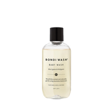 Baby Wash - Blue Cypress & Petitgrain is een zachte en natuurlijke bad en douche wash om de gevoelige babyhuid zacht en gevoed te houden. Hij heeft een heerlijke subtiele citrusgeur en is speciaal ontwikkeld voor baby's en kinderen.  De vegan baby wash bevat onder andere Australische Emu Apple extract wat de babyhuid ultiem voedt en beschermt. De natuurlijke essentiële oliën uit de blauwe cypres staan bekend om eczeem en huiduitslag tegen te gaan.