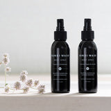 De Tasmanian Pepper & Lavender bodyspray van Bondi Wash is een verfrissende, hydraterende bodyspray met een delicate, natuurlijke geur van Tasmaanse peper en lavendel. Perfect om na het douchen aan te brengen of om het lichaam de hele dag en nacht op te frissen. 