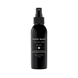 Stay Away spray van Bondi Wash is een natuurlijke anti-insecten spray waarmee je muggen en andere insecten op een niet-giftige manier afweert. Met deze veganistische spray jaag je niet alleen die vervelende insecten weg maar het verzacht en kalmeert ook nog eens bestaande beten. 