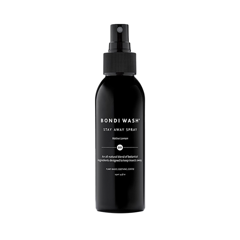 Stay Away spray van Bondi Wash is een natuurlijke anti-insecten spray waarmee je muggen en andere insecten op een niet-giftige manier afweert. Met deze veganistische spray jaag je niet alleen die vervelende insecten weg maar het verzacht en kalmeert ook nog eens bestaande beten. 