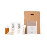 De SMPL Skincare Care Kit bestaat uit 5 heerlijke volledig vegan producten die alles bevat om je huid optimaal te verzorgen. De skincare set bestaat uit 100% natuurlijke producten en voedt, hersteld en verbetert de huid. En dat allemaal zonder parfums, essentiële oliën, of andere chemische ingrediënten. Tevens is de gehele set geschikt voor alle huidtypen. 