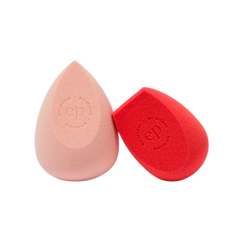 De Bio All-Beauty Sponges - beautyblender van Ere Perez zijn de perfecte keuze voor wie op zoek is naar een duurzaam en eco-friendly alternatief voor traditionele beautyblenders. In deze set van 2 sponzen vind je 100% plant-based exemplaren, gemaakt van natuurlijke materialen zoals sugarcane, cassava en corn. Dit maakt ze niet alleen milieuvriendelijk, maar ook nog eens biodegradable en composteerbaar nadat je na verloop van tijd weer een nieuw setje aan wilt schaffen.