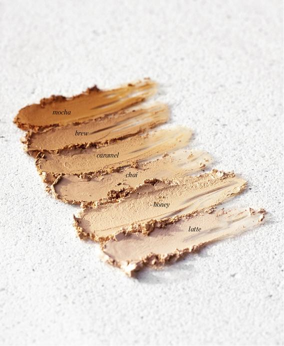 Ere Perez vegan concealer om de probleemgebieden van je huid perfect te camoufleren. Dekt roodheid als geen ander en donkere kringen en vlekken verdwijnen als sneeuw voor de zon. Ook als je last hebt van pigmentvlekken is deze volledig dekkende concealer uitermate geschikt, de natuurlijke concealer smelt in de huid voor een long-lasting natuurlijke look.