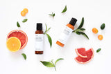 Deze award winnende lotion is heerlijk om handen en lichaam te hydrateren. Shea Butter voedt en verzacht de huid terwijl Aloë Vera irritatie kalmeert. Zacht geparfumeerd met bloedsinaasappel en vanille, met tonen van pittige zwarte peper en cederhout. Deze heerlijk vegan en organic hand- en bodylotion geeft je huid een ware boost en werkt 24h verzachtend. Veganistisch, natuurlijk en dierproefvrij.