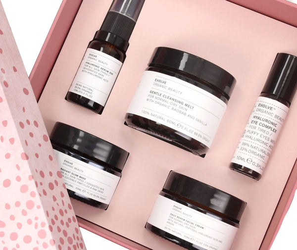 Evolve's Facial in a box - Get up and glow met vegan gezichtsverzorging waaronder een serum, creme en masker.