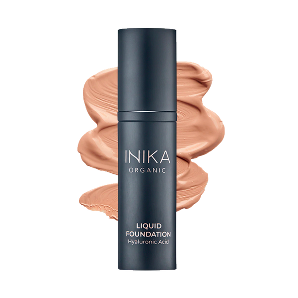 Deze prachtige vegan Liquid Foundation met Hyralonzuur in de kleur Tan van INIKA Organic Make-up is biologisch gecertificeerd en zit boordevol organische antioxidanten, vitamines en mineralen. Het vervaagt de lijn tussen foundation en moisturizer door de huid te hydrateren en te voeden en zorgt voor een perfecte en stralende finish die de hele dag aanhoudt. Deze awardwinnende formule is hierdoor dus ook een vloeibare foundation en verzorgende dagcrème in één, wie wil dat nou niet! 