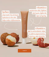 Deze Lychee Creme Corrector is een full coverage concealer & color corrector die roodheid, donkere kringen en onzuiverheden  bedekt zonder je huid uit te drogen.  De concealer bevat een hoog gehalte Vitamine C & Lychee voor extra hydratatie en een gevoede huid met creaseless resultaat.