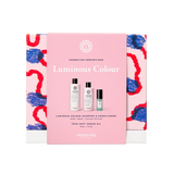 peciaal voor gekleurd haar hebben we de Maria Nila Luminous Colour Holiday Giftbox, deze versterkt de haarstructuur en geeft het meer glans aan het haar. Deze set bevat de Luminous Shampoo en Luminous Conditioner en een gratis True Soft Argan Oil. Maria Nila True Soft Argan Oil is een voedende organische argan olie om je haar te verzachten, te hydrateren en te versterken.