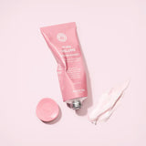 Booster Masque van Maria Nila is een rijk voedend product dat het zowel je masker als de conditioner vervangt. De finishing treatment is perfect om thuis dat salongevoel te creëren. Het Pure Volume Booster masker heeft een heerlijke citrusachtige en bloemige geur van neroli, citroen en hyacint.