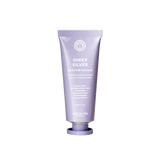 Binnen slechts 3 minuten zacht en glanzend haar zonder gele of koperachtige tinten? Het Sheer Silver Booster Masque Haarmasker van Maria Nila maakt het mogelijk! Dit diepvoedende finishing product met violetpigment neutraliseert gele tinten en vervangt zowel je haarmasker als conditioner. Met maar liefst 10 keer meer actieve ingrediënten en 50% meer geur dan de haarproducten van Maria Nila, is dit masker dé perfecte oplossing voor een salonwaardig resultaat, ook wanneer je onderweg bent. 