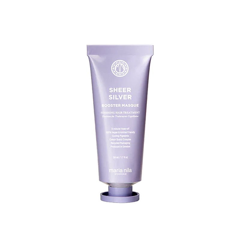 Binnen slechts 3 minuten zacht en glanzend haar zonder gele of koperachtige tinten? Het Sheer Silver Booster Masque Haarmasker van Maria Nila maakt het mogelijk! Dit diepvoedende finishing product met violetpigment neutraliseert gele tinten en vervangt zowel je haarmasker als conditioner. Met maar liefst 10 keer meer actieve ingrediënten en 50% meer geur dan de haarproducten van Maria Nila, is dit masker dé perfecte oplossing voor een salonwaardig resultaat, ook wanneer je onderweg bent. 