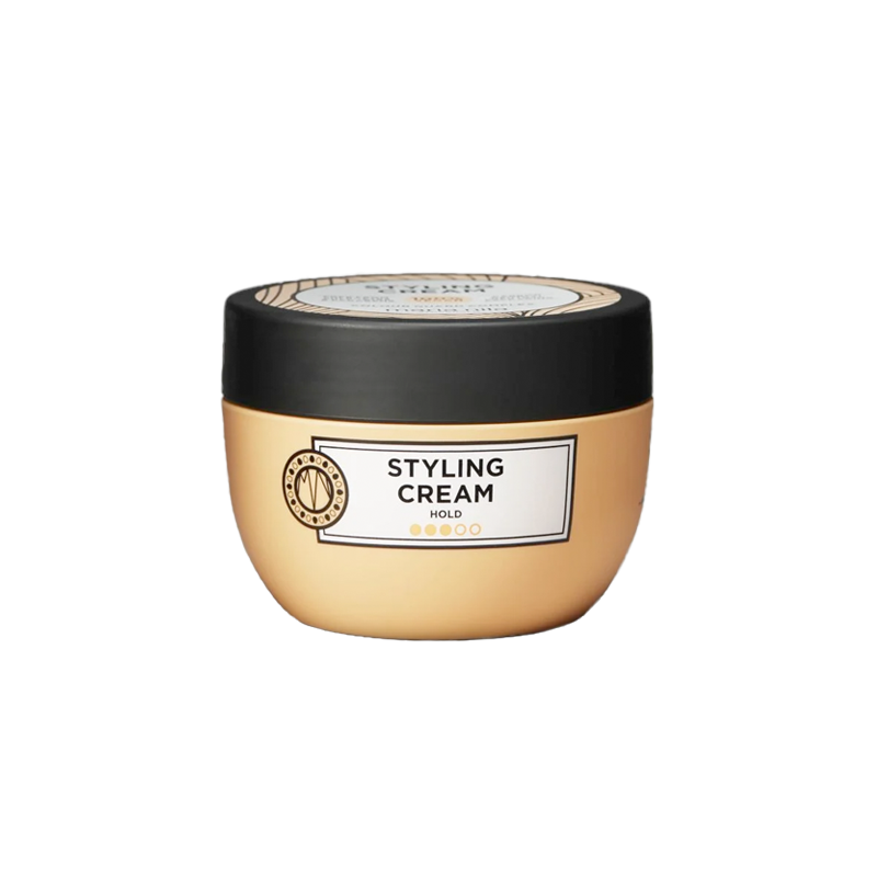 Maria Nila Styling Cream is een voedende, definiërende stylingcrème die het haar natuurlijke controle, textuur en subtiele glans geeft. De stylingcrème is perfect voor elk kapsel en werkt goed voor iemand die op zoek is naar een lichter alternatief voor wax om krullen te definiëren of om pas gestyled haar stevigheid te geven. 