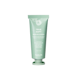 True Soft Booster Masque is een snelwerkende en diep voedende finishing treatment die droog haar weer zacht en glanzend maakt. Geformuleerd met Argan olie en Color Guard Complex om droog of pluizig haar te verzachten, terwijl het wordt beschermd tegen kleurverlies veroorzaakt door wassen, stylen en UV-stralen.