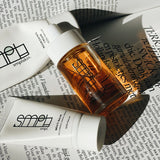 Geen doffe vermoeide huid meer, maar een intensief verzorgde huid met een jeugdige glow. Dit 'dutch beauty' award winnende gezichtsserum is het onmisbare vitamineshot dat iedere huid kan gebruiken. Het intensief verzorgende serum gezicht is natuurlijk en volledig biologisch, brengt je huid terug in balans, stimuleert de celvernieuwing en vermindert droogtelijntjes. Veganistisch, dierproefvrije huidverzorging.