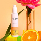Fortune Teller Brightening Sunscreen Serum is een 3-in-1 innovatieve gel-to-milk minerale vegan zonnebrand met SPF 30 dat duurzaam is verpakt in een glazen flesje. Hij heeft een heel subtiele tint waardoor hij een prachtige dewy en glanzende finish geeft op iedere huidskleur en zelfs een blurring effect geeft. Perfect voor onder je make-up als primer!